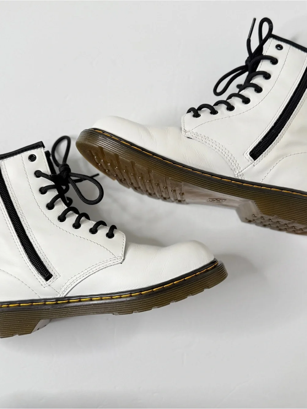 Dr Doc Martens Romario White Combat Boots Youth AirWair B5 G6  Side Zip